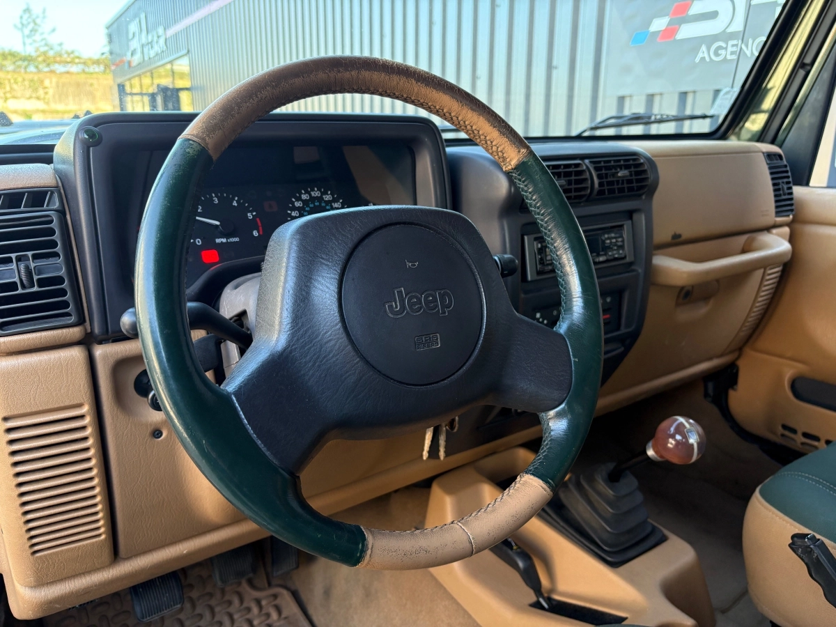 Jeep Wrangler - photo 9