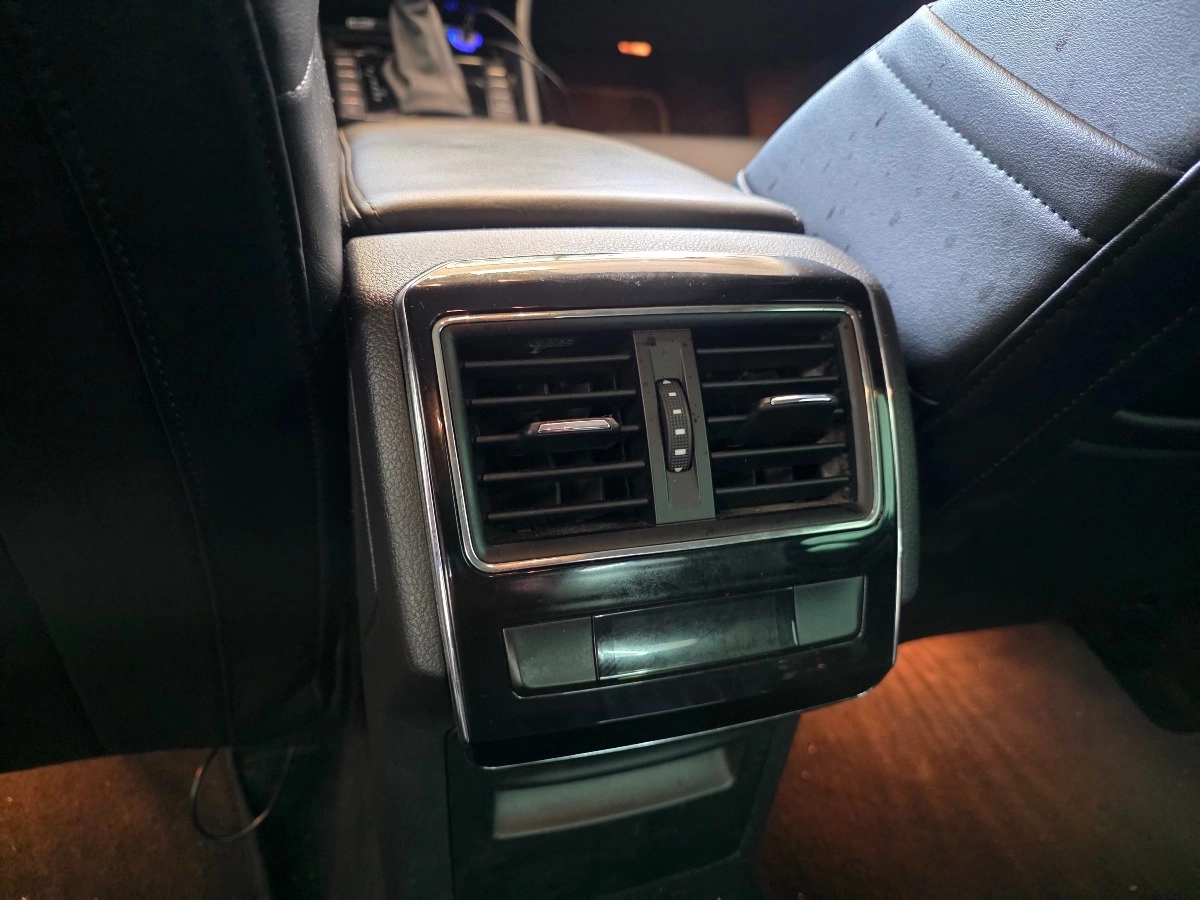 Skoda Superb - photo 30