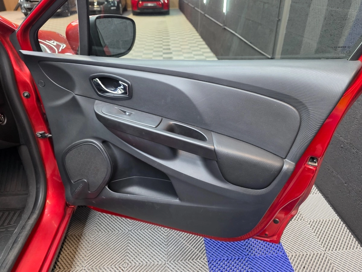 Renault Clio - photo 17