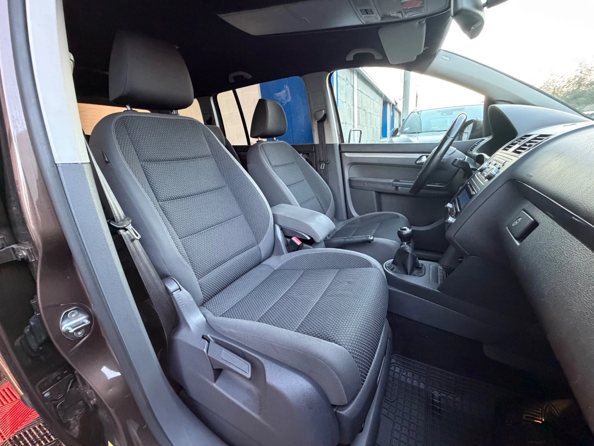 Volkswagen Touran - photo 12