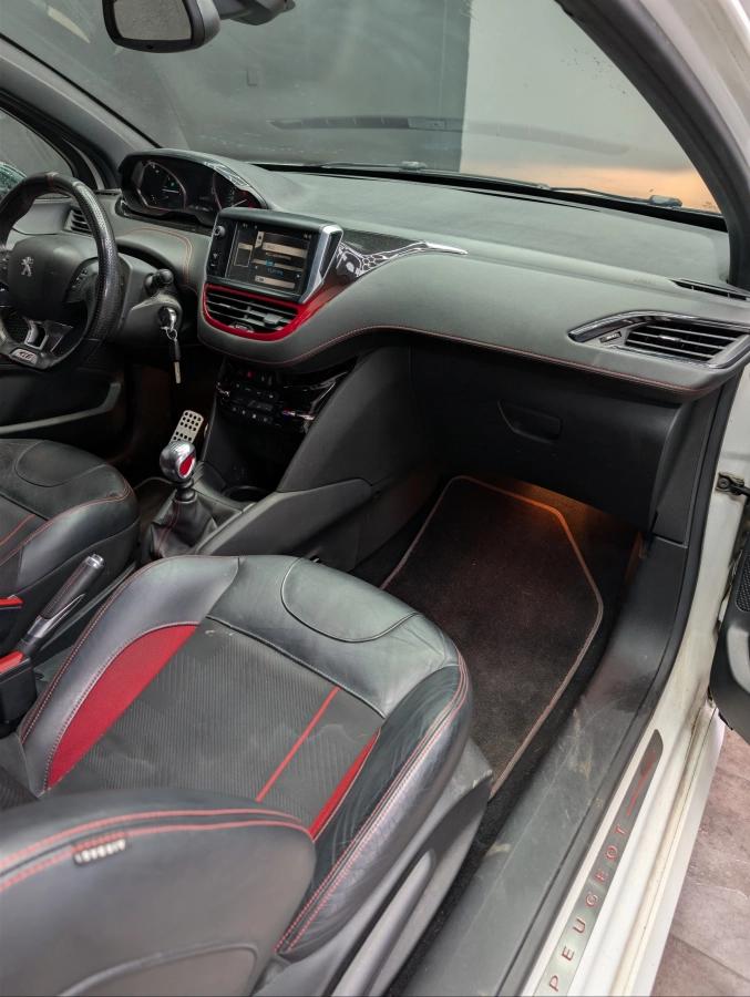 Peugeot 208 GENERATION-I 1.6 THP 200 GTI