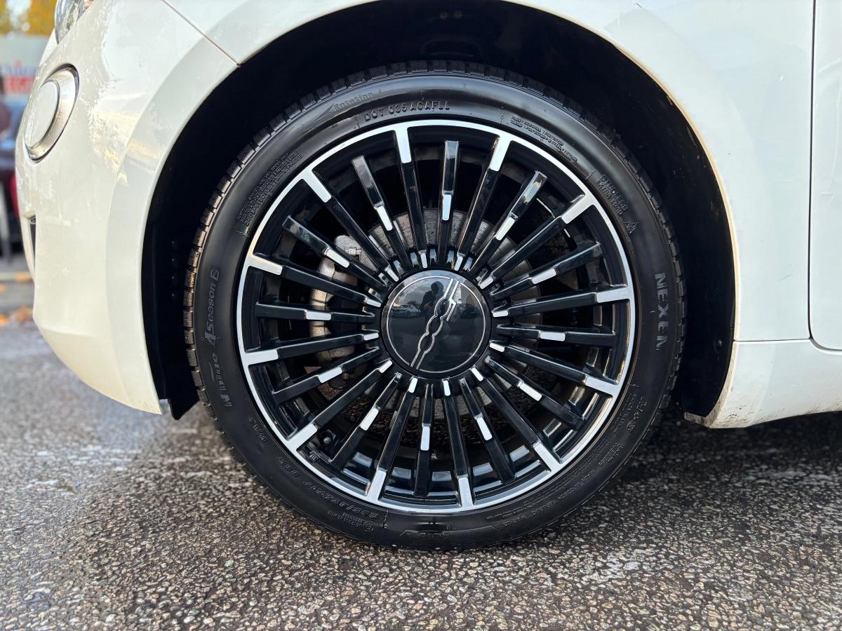 Aperçu indisponible de Fiat 500e