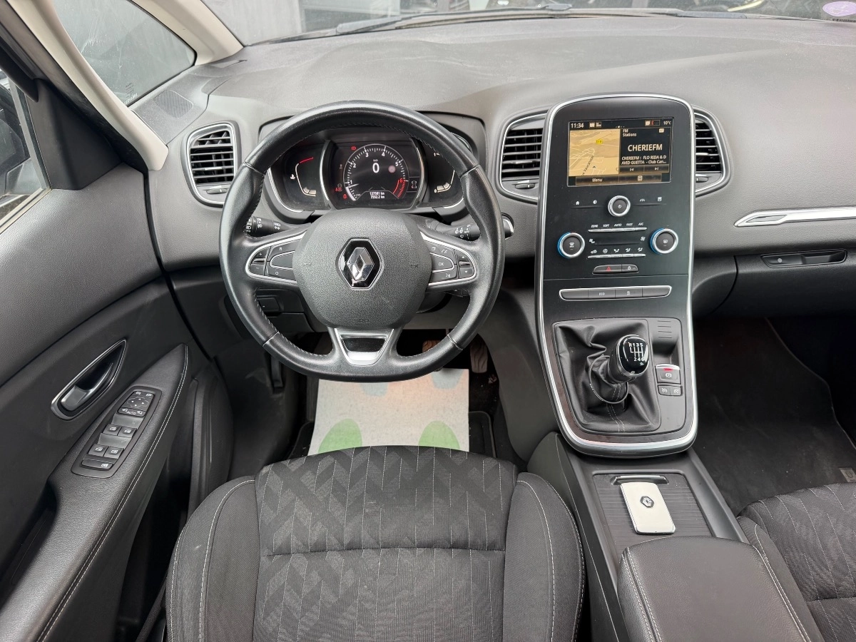 Renault Grand Scenic - photo 12