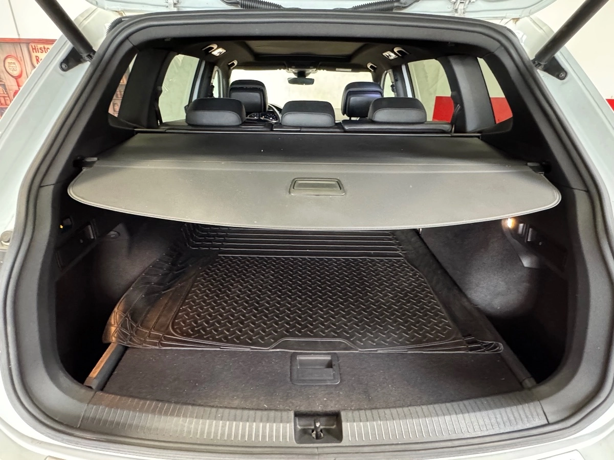 Volkswagen Tiguan - photo 31