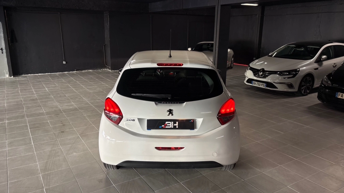 Peugeot 208 - photo 6