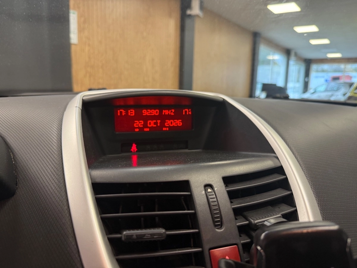 Peugeot 207 - photo 17
