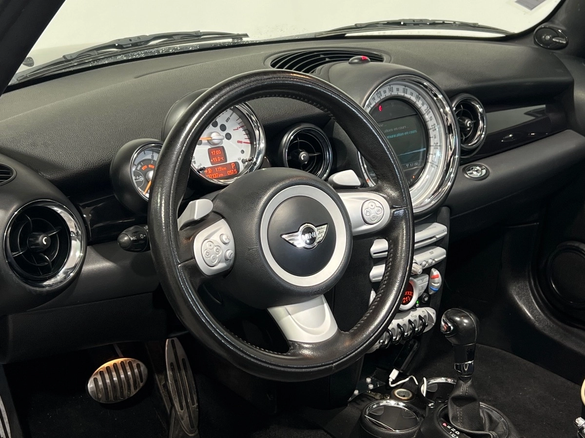 Mini Cabrio - photo 11