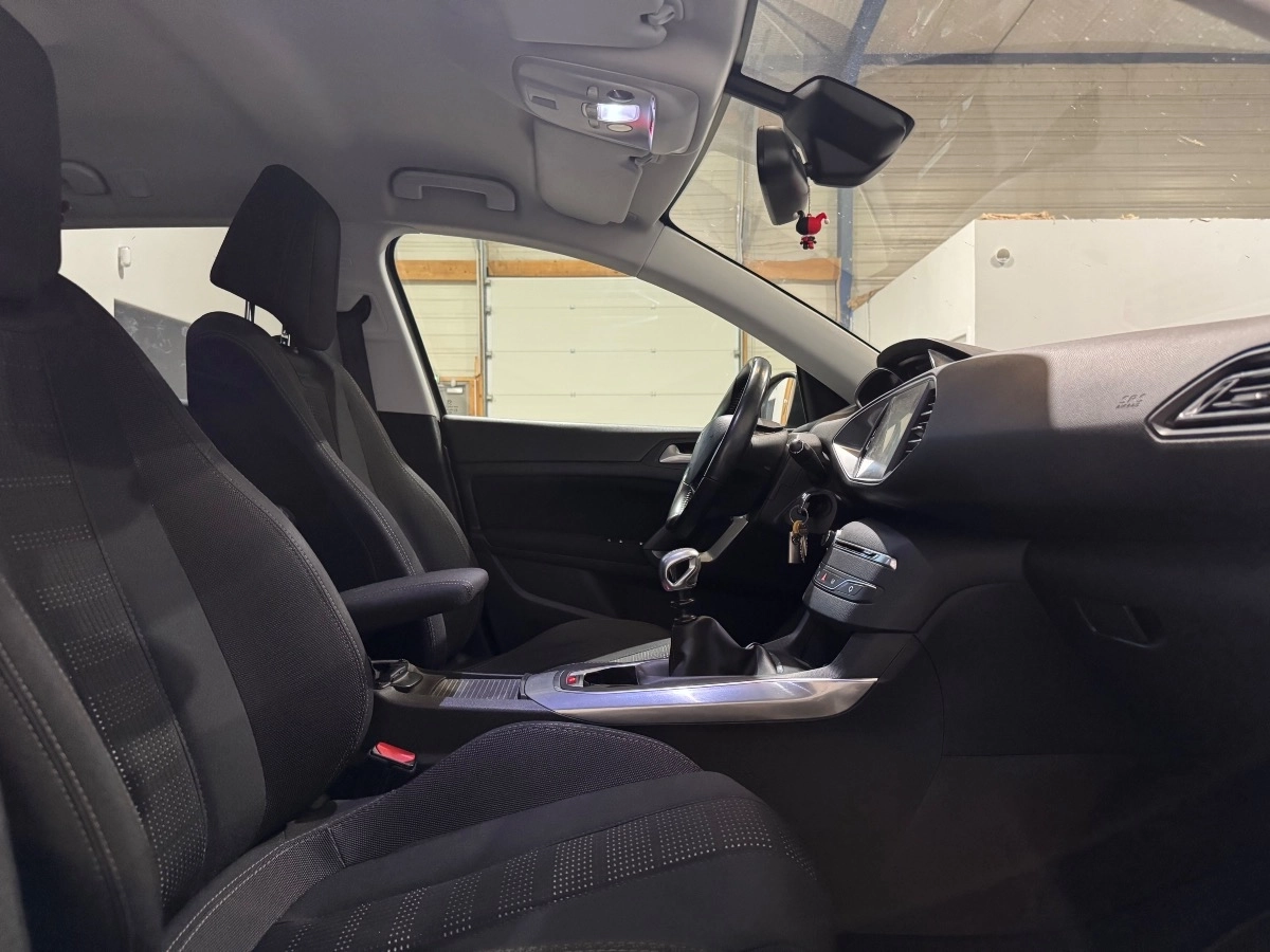 Peugeot 308 - photo 17