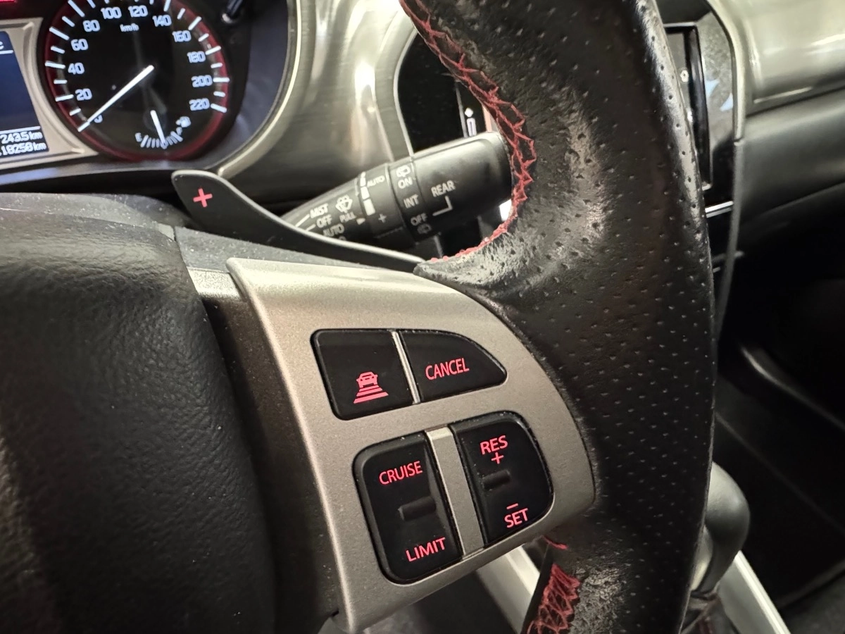 Suzuki Vitara - photo 14