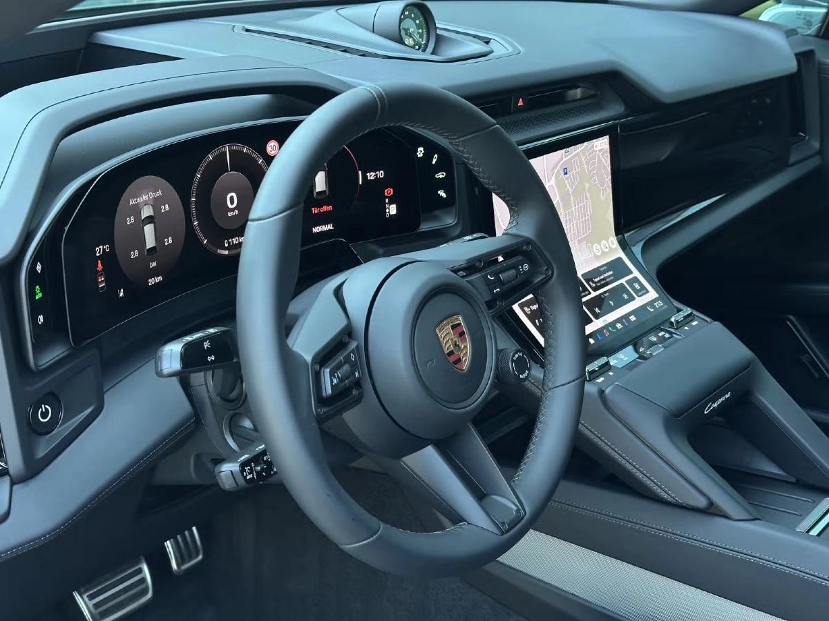 Porsche Cayenne Electrique 442ch 614km WLTP Toit ouvrant/Attelage/Roues AR dir/Burmester/Chrono/22“/Sièges 14/Volant