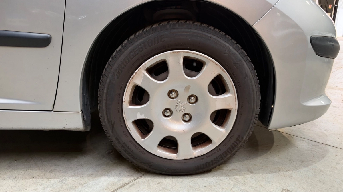 Peugeot 207 - photo 11