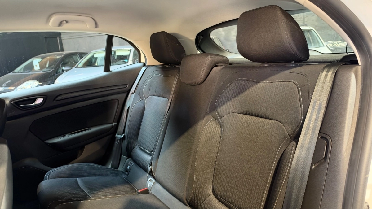 Renault Megane - photo 17