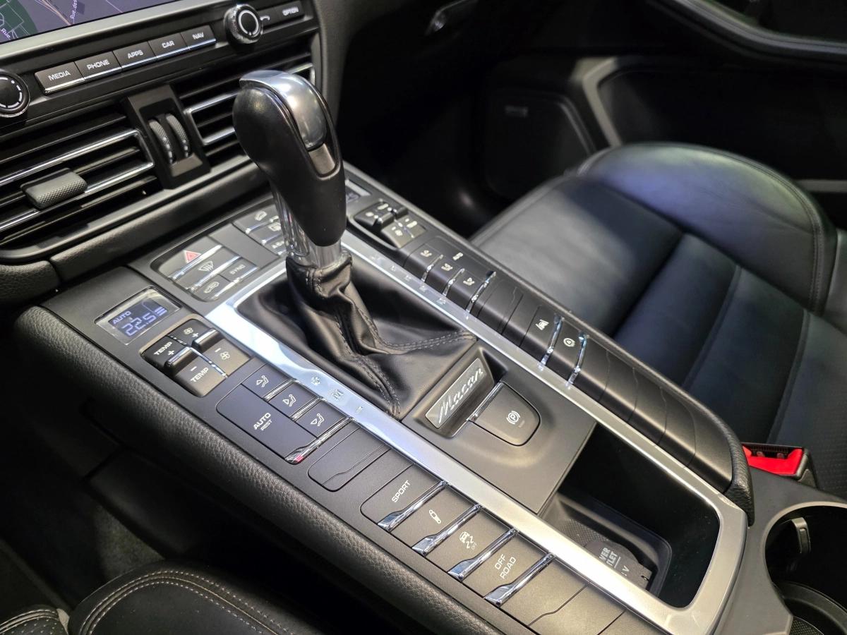 PORSCHE MACAN 2.0 245 TOIT PANO / CHRONO / BOSE