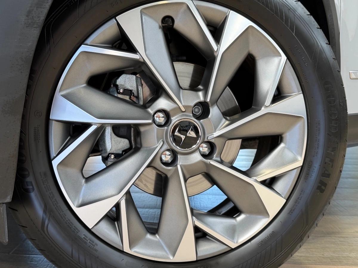 Ds Automobiles Ds 3 ESPRIT DE VOYAGE 136 CV RIVOLI / 1° MAIN / 360°
