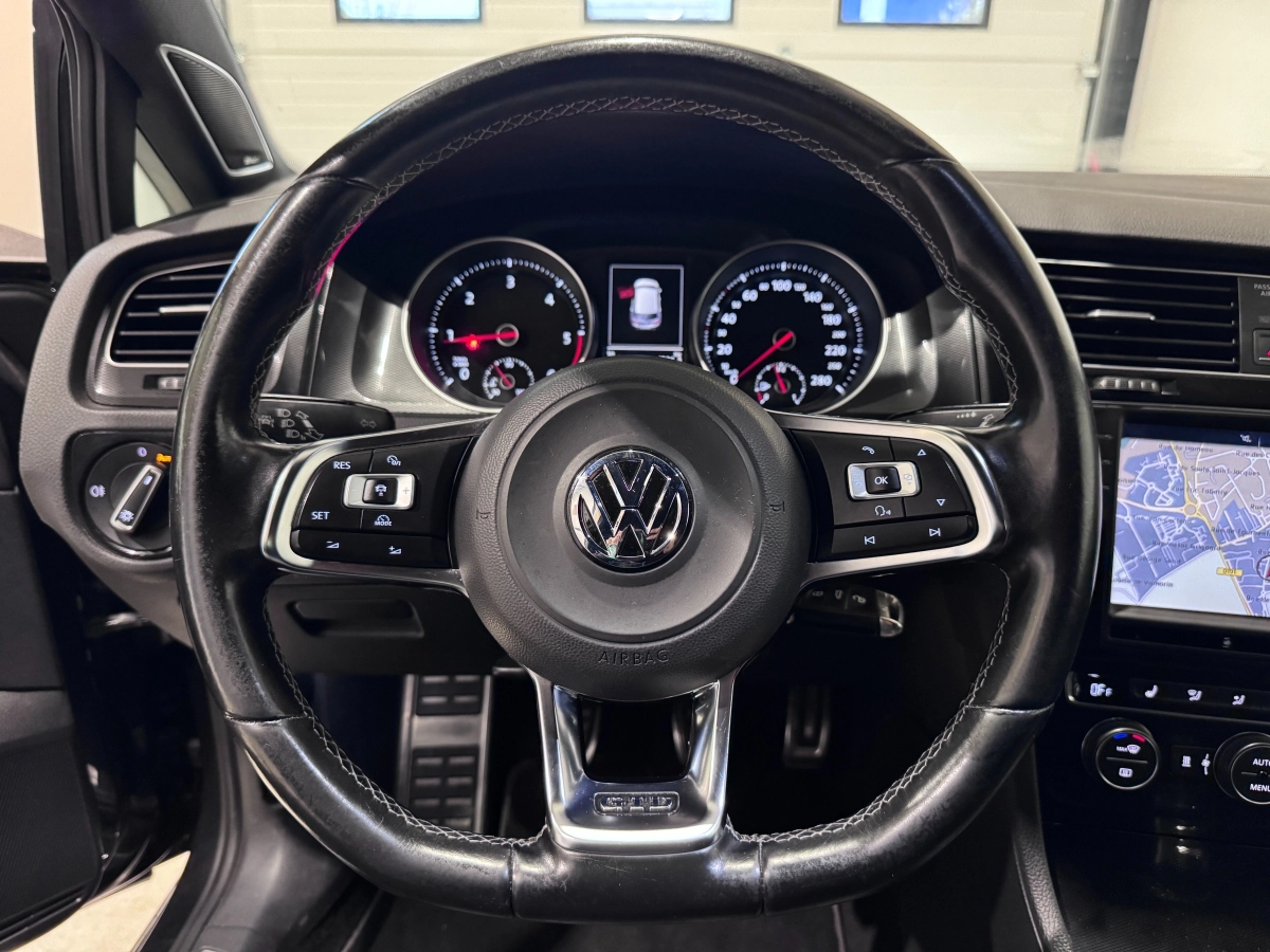 Volkswagen Golf - photo 16