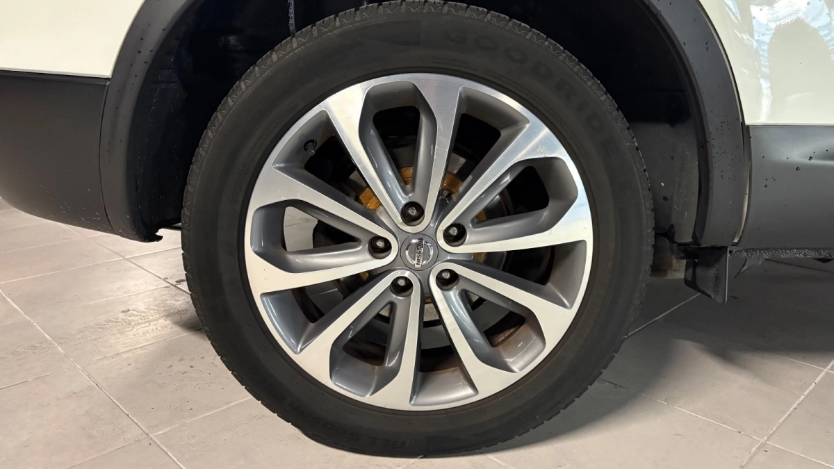 Nissan Qashqai - photo 13