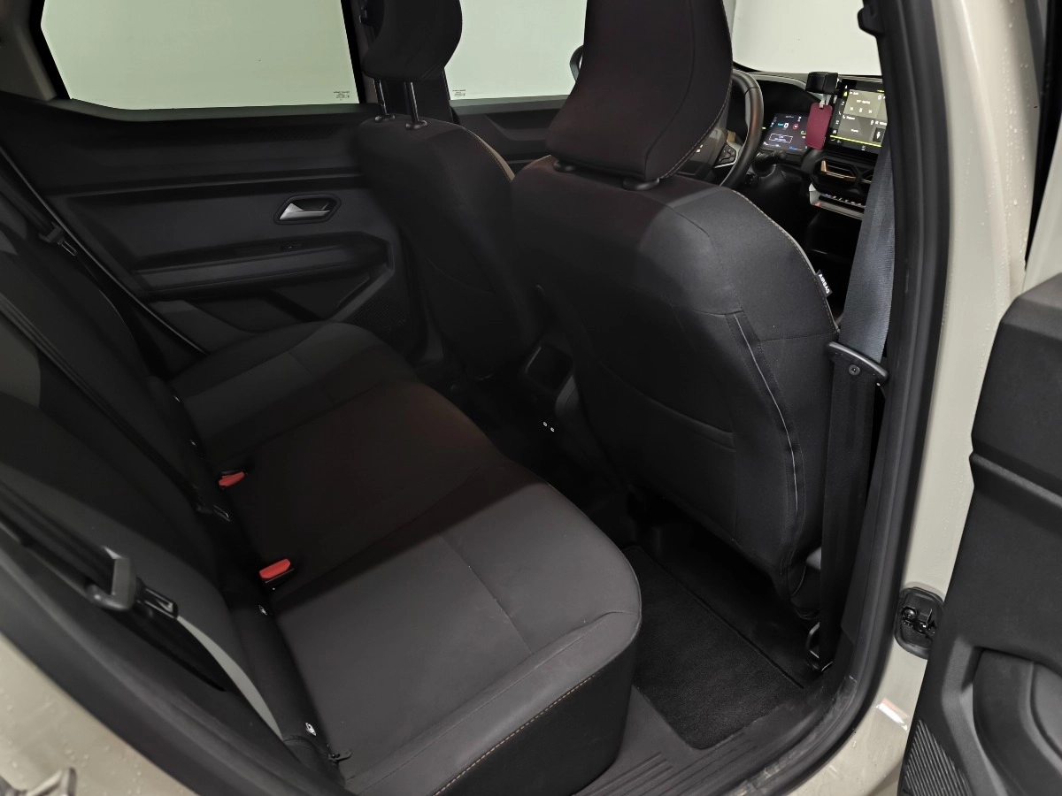 Dacia Duster - photo 17
