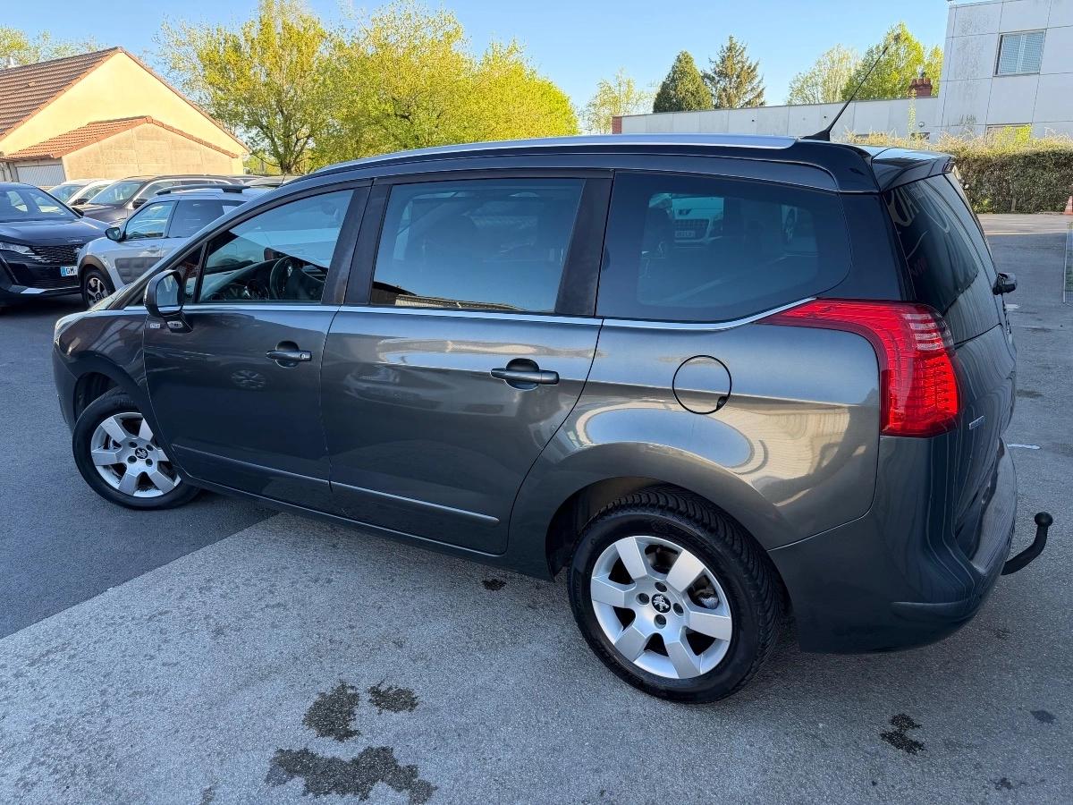 Peugeot 5008 GENERATION-I 1.6 BLUEHDI 120 STYLE