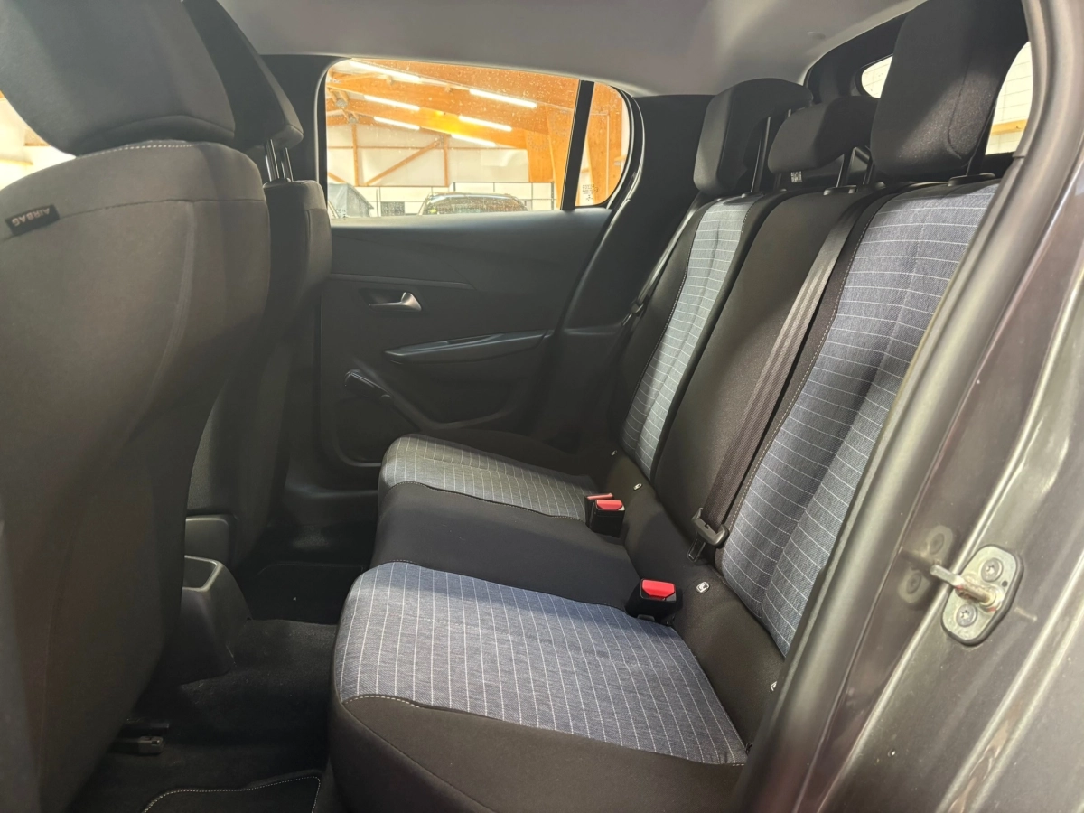 Peugeot 208 - photo 10