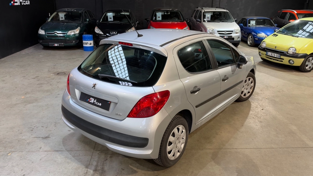 Peugeot 207 - photo 8