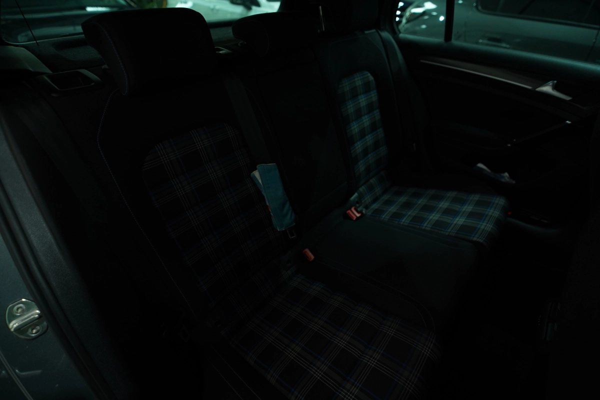 Volkswagen Golf - photo 16