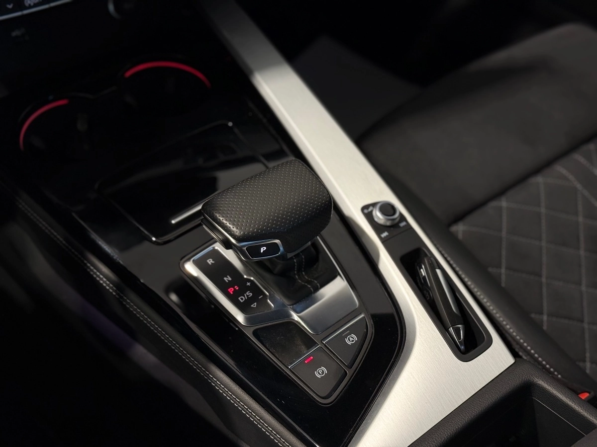 Audi A4 - photo 23