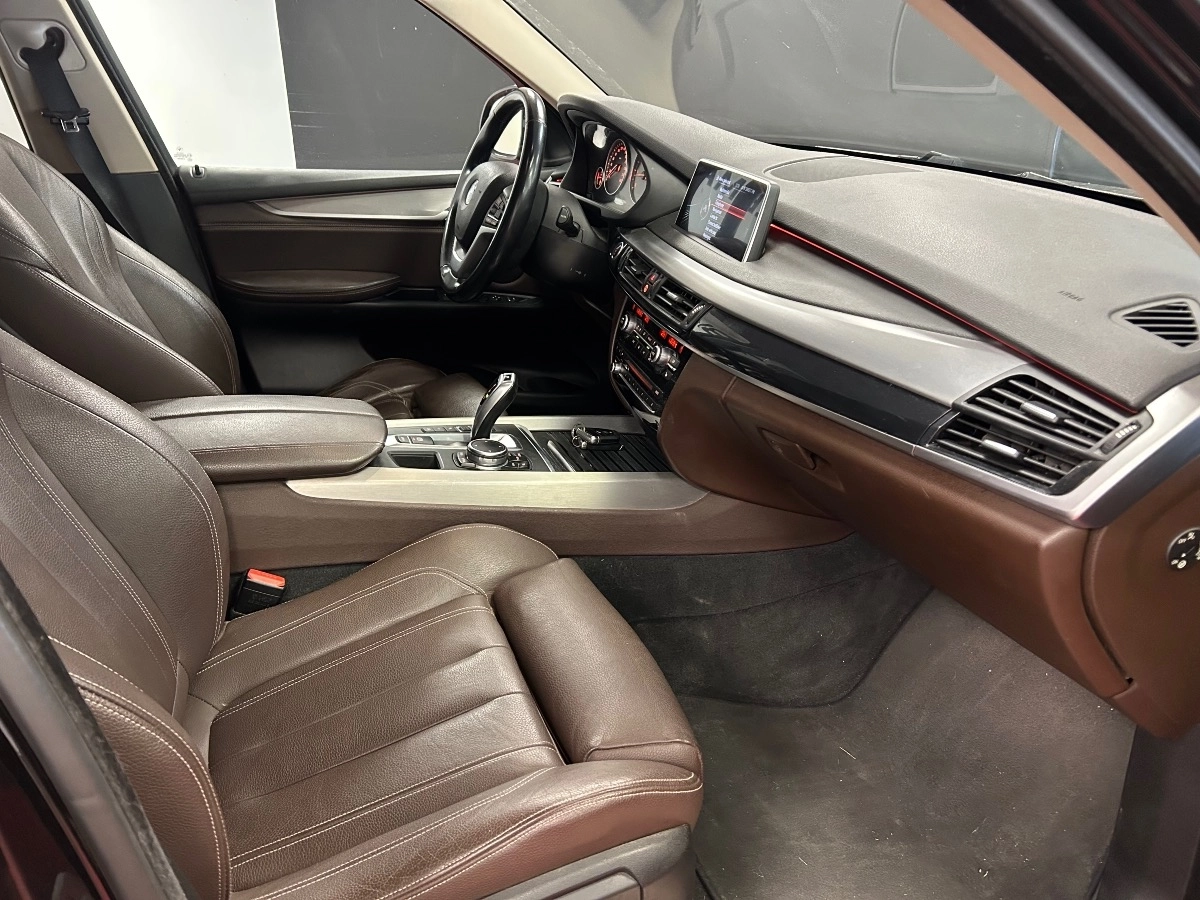 Bmw X5 - photo 7