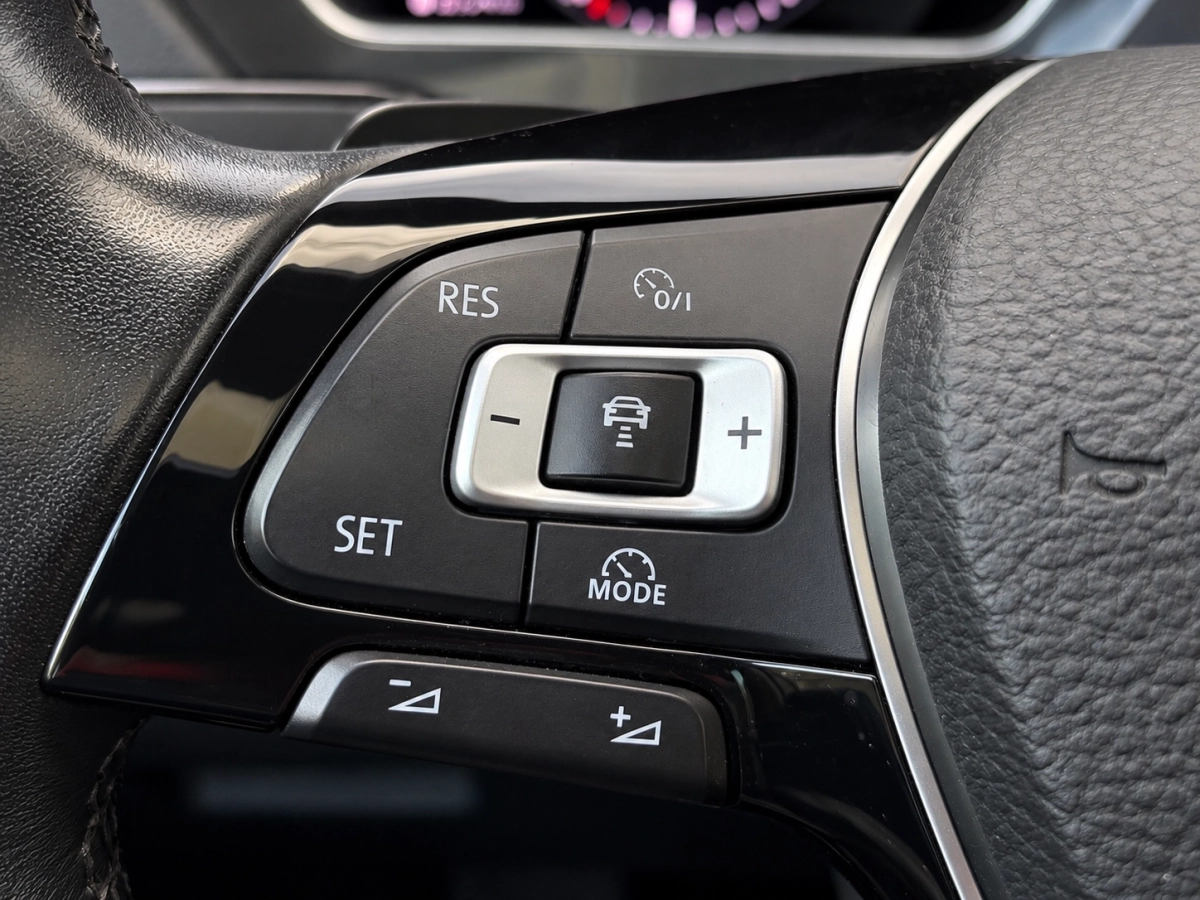 Volkswagen Tiguan - photo 17