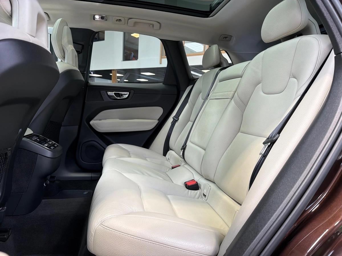 Volvo Xc60 D4 Geartronic8 190 CV INSCRIPTION LUXE TO/ATTELAGE ELEC ++