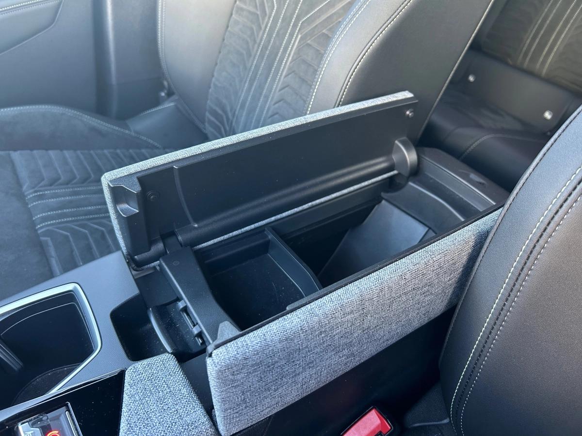 Peugeot 3008 136ch MHEV HYBRID E-DCS6 GT