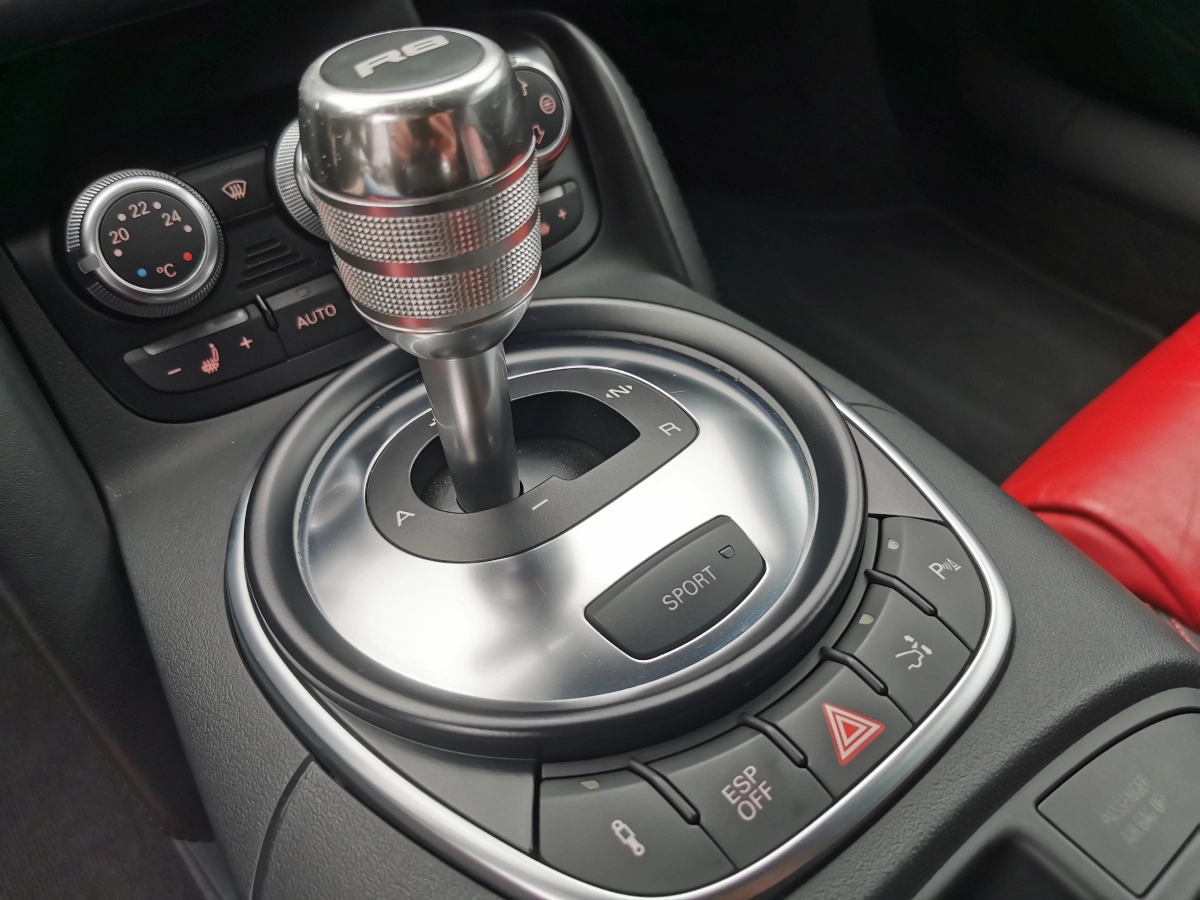 Audi R8 - photo 17