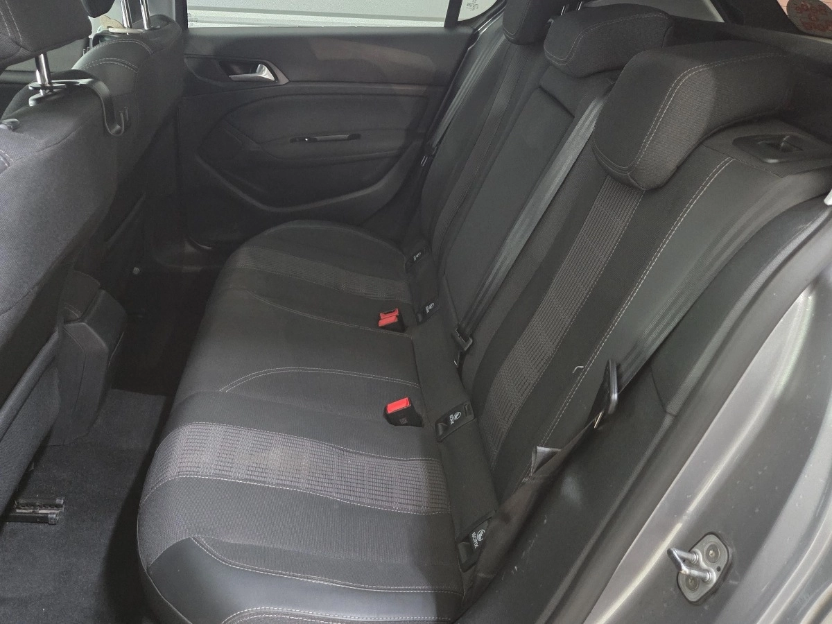 Peugeot 308 - photo 13