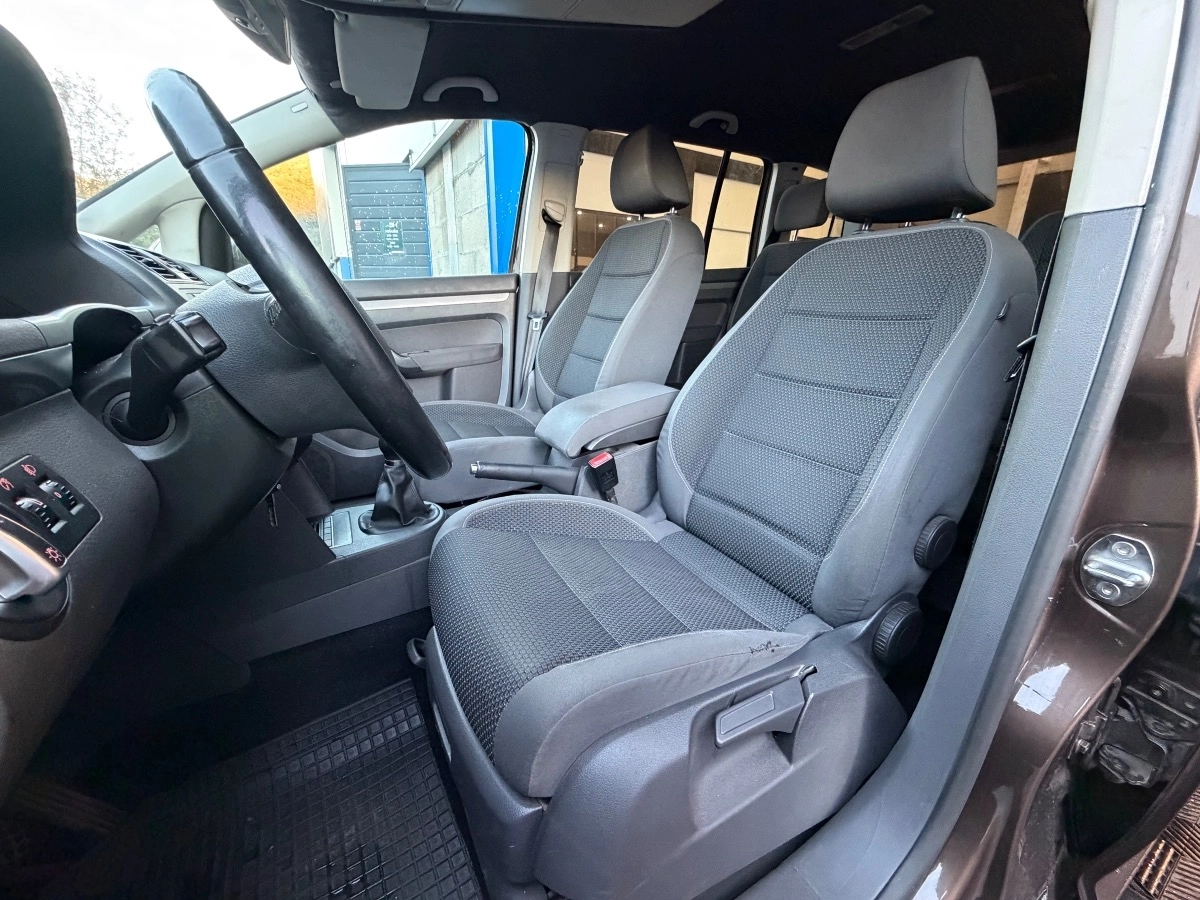 Volkswagen Touran - photo 9