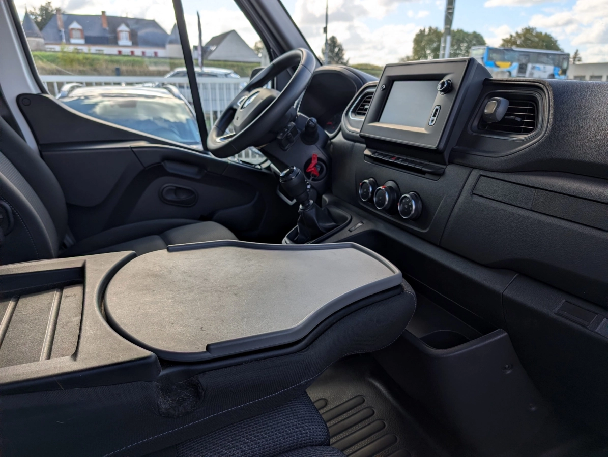 RENAULT MASTER VU - photo 31