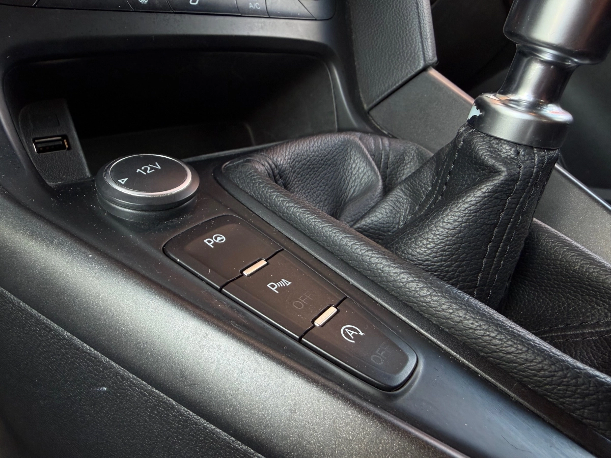 Ford Focus - photo 22