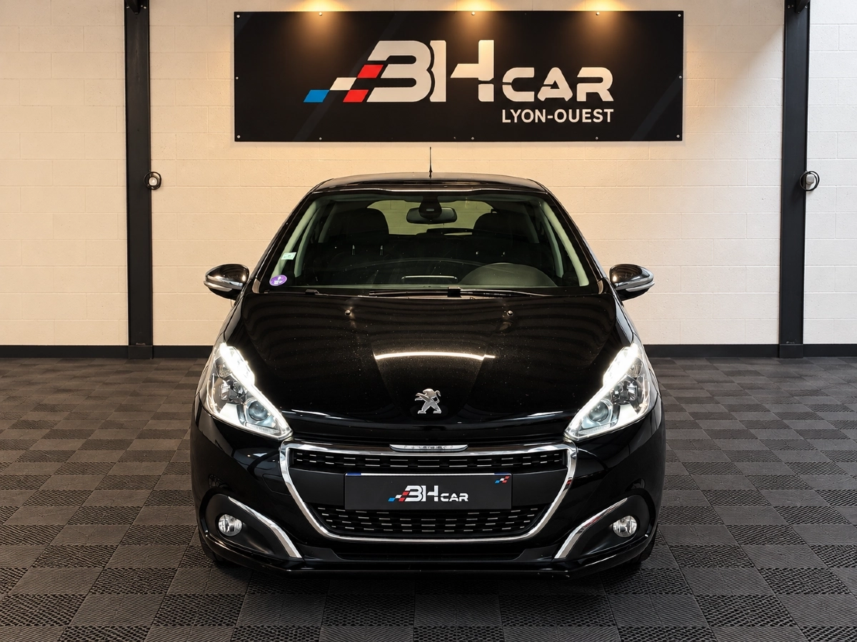 Peugeot 208 - photo 2