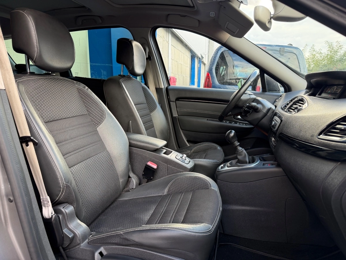 Renault Grand Scenic - photo 12
