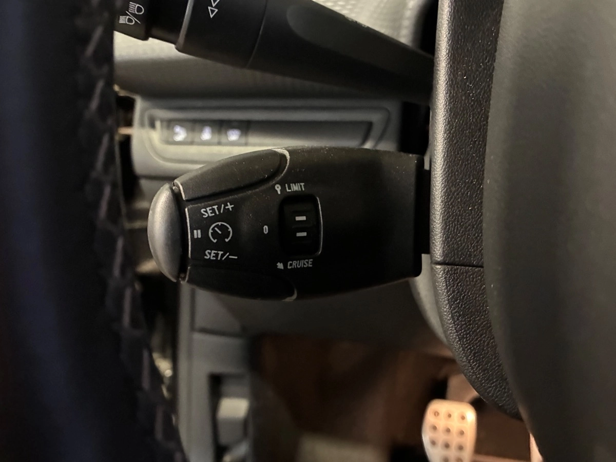 Peugeot 208 - photo 16
