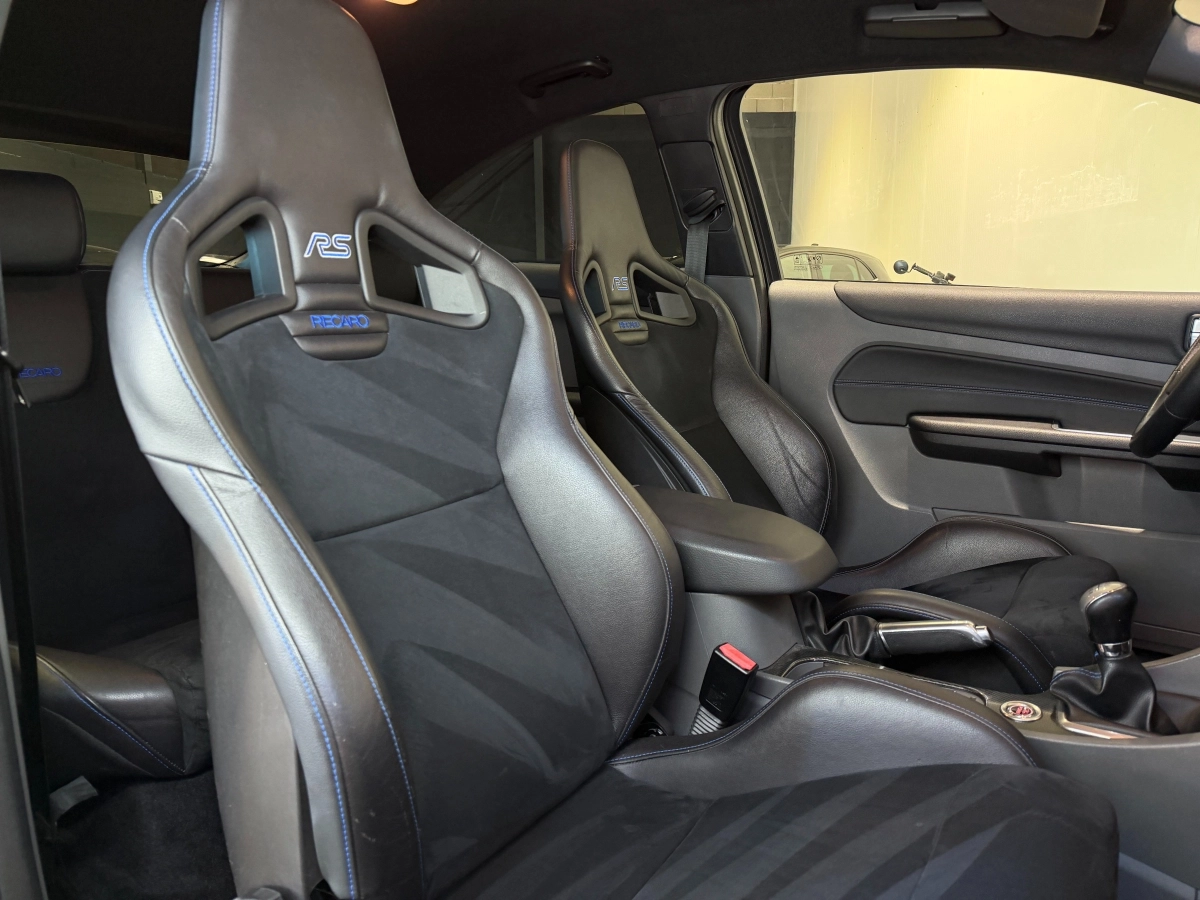 Ford Focus - photo 9