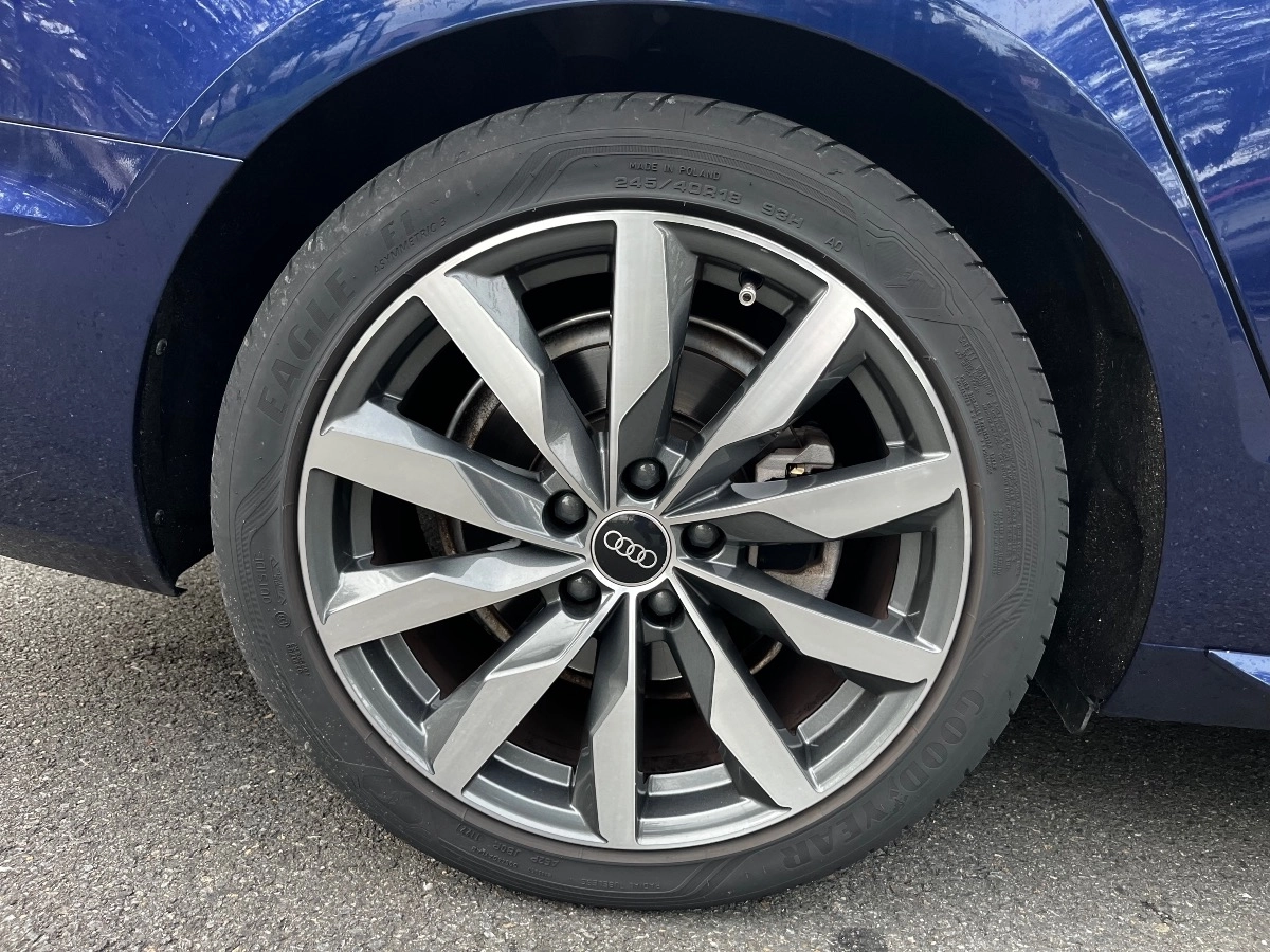 Audi A4 - photo 25