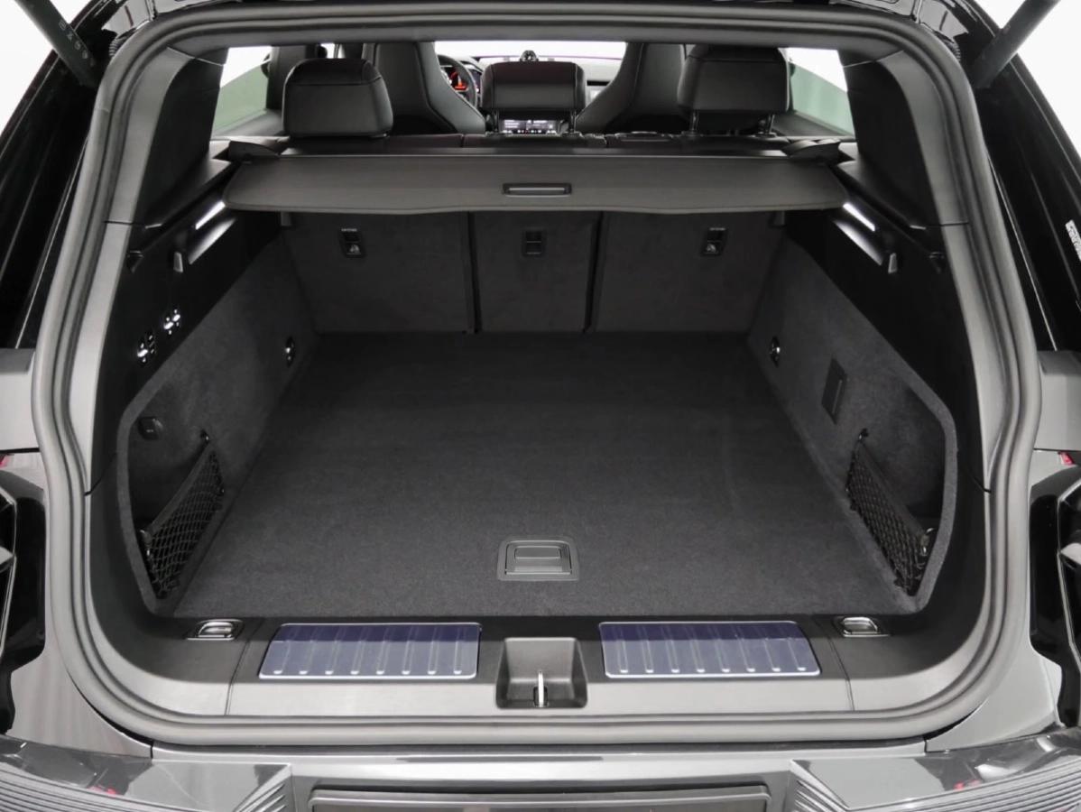 Porsche Cayenne Electrique 442ch 633km WLTP Toit Ouvrant/Attelage/Sport Sound/21“/Sièges 14/Volant Surfaces et Siège
