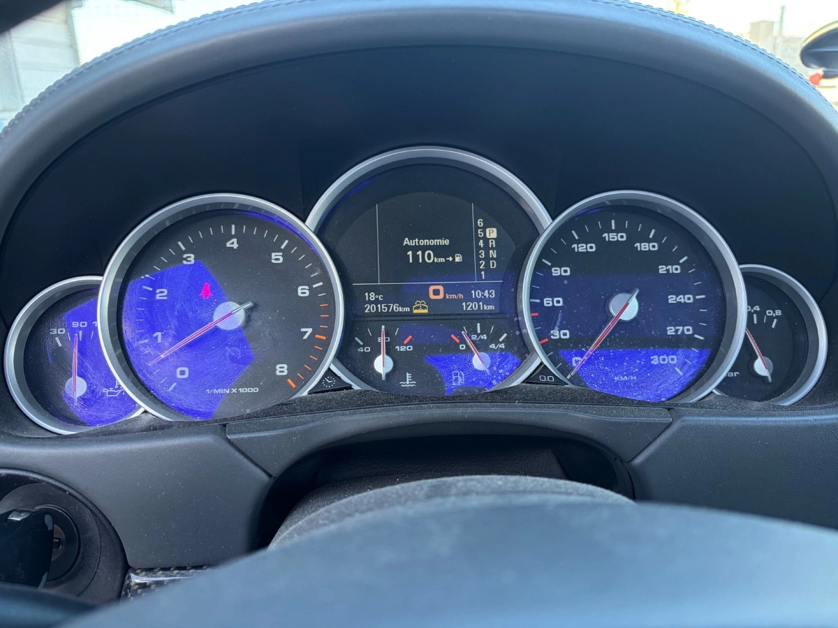 Porsche Cayenne - photo 16