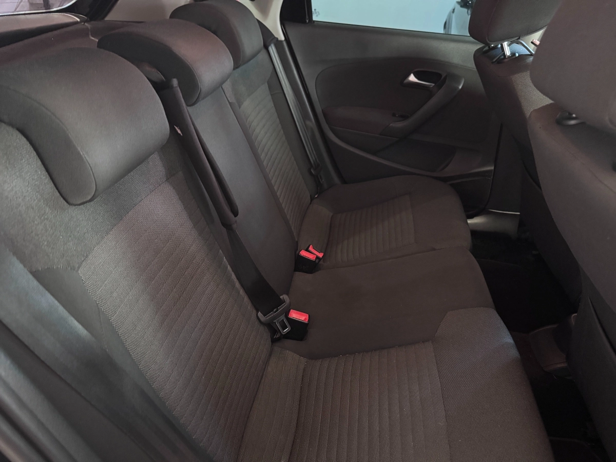 Volkswagen Polo - photo 11