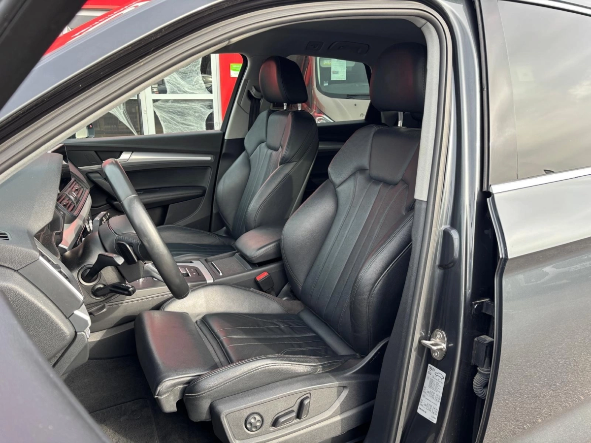 Audi Q5 - photo 8