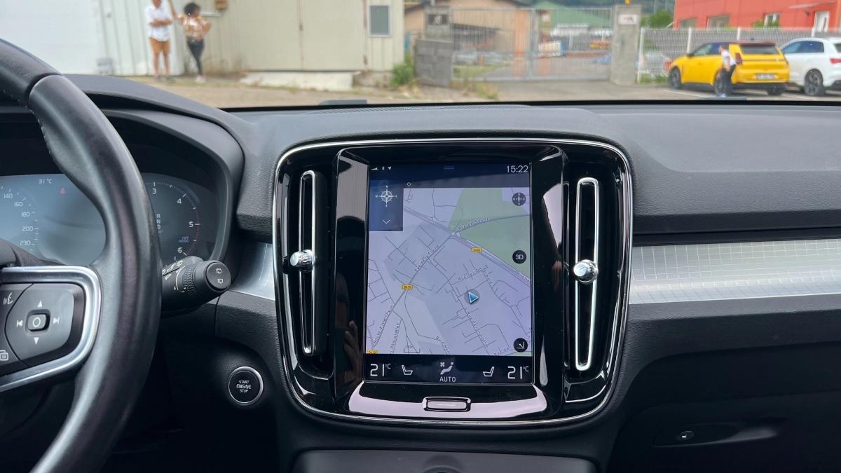 Volvo Xc40 2.0 D4 190 MOMENTUM AWD GEARTRONIC BVA