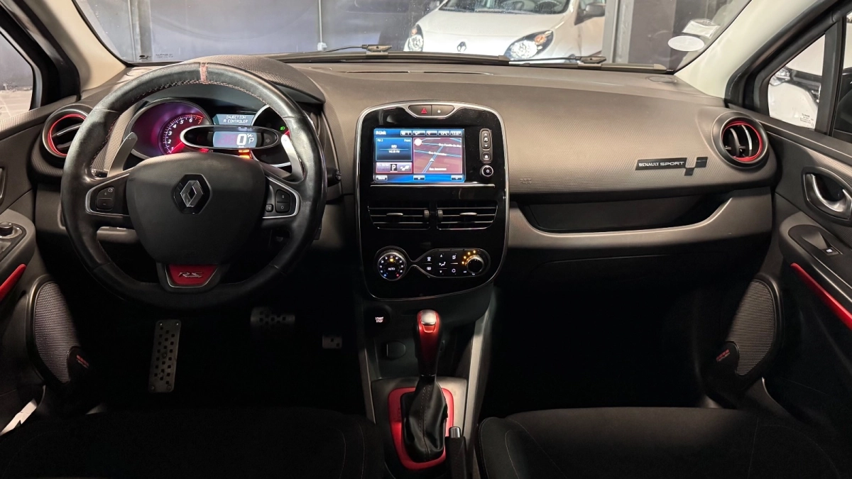 Renault Clio - photo 18
