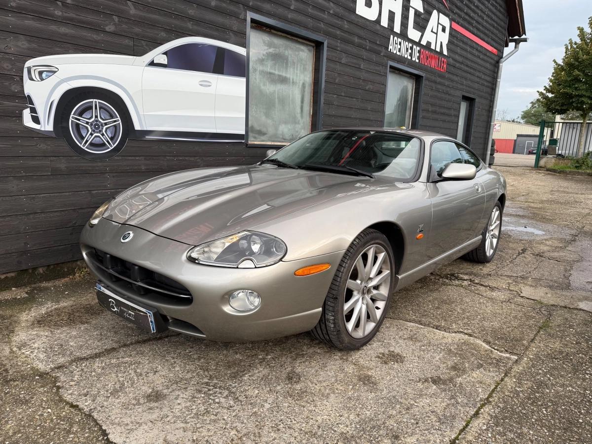 Image: Jaguar Xk8 COUPE 4.2 305 BVA édition carbon