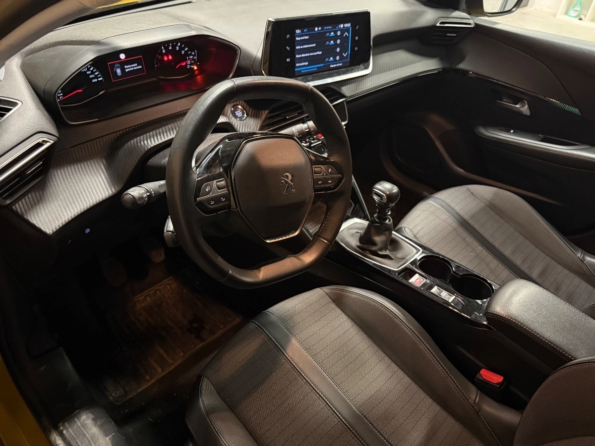 Peugeot 208 - photo 10