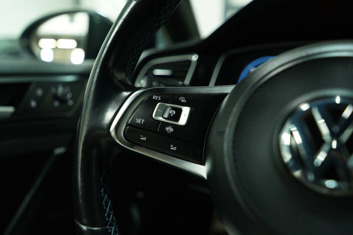 Volkswagen Golf - photo 28