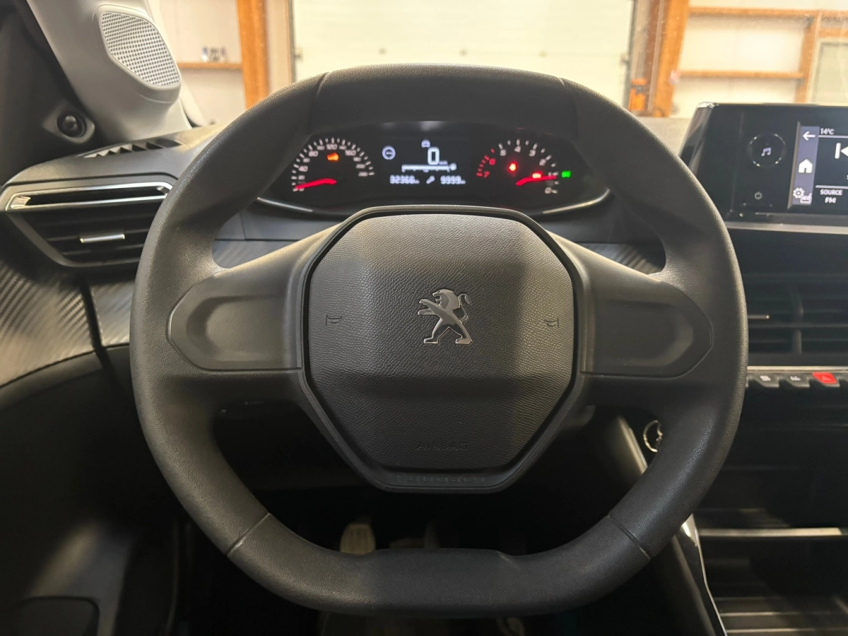 Peugeot 208 - photo 16